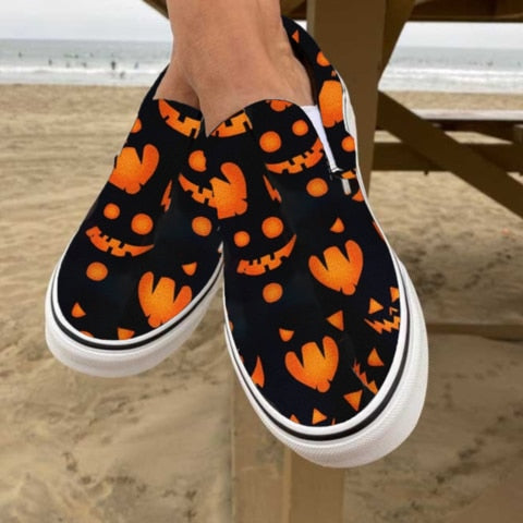 BowLift | Casual slip-ons made of canvas with skull