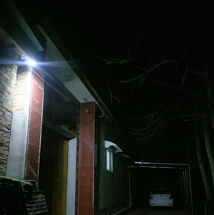 BowLift | Camera-like Motion Sensor Solar Light