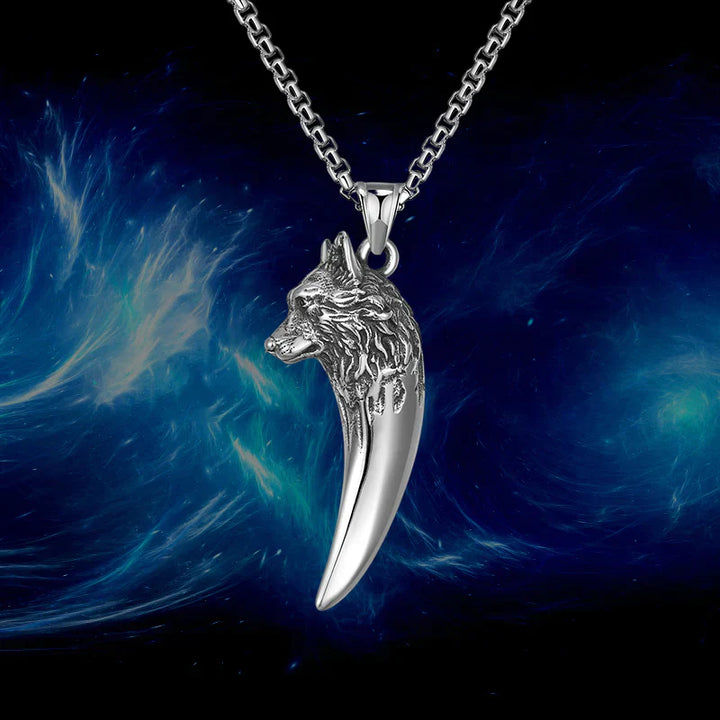 BowLift | Wolf's Head Necklace made of Titanium Steel
