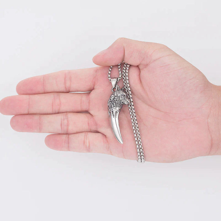 BowLift | Wolf's Head Necklace made of Titanium Steel
