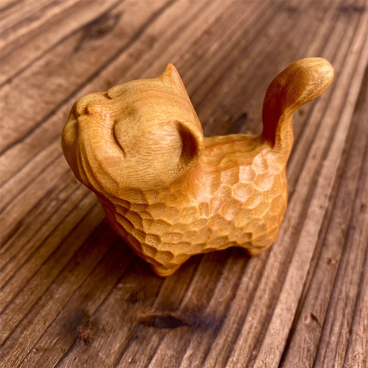 BowLift | Small cute wooden cat