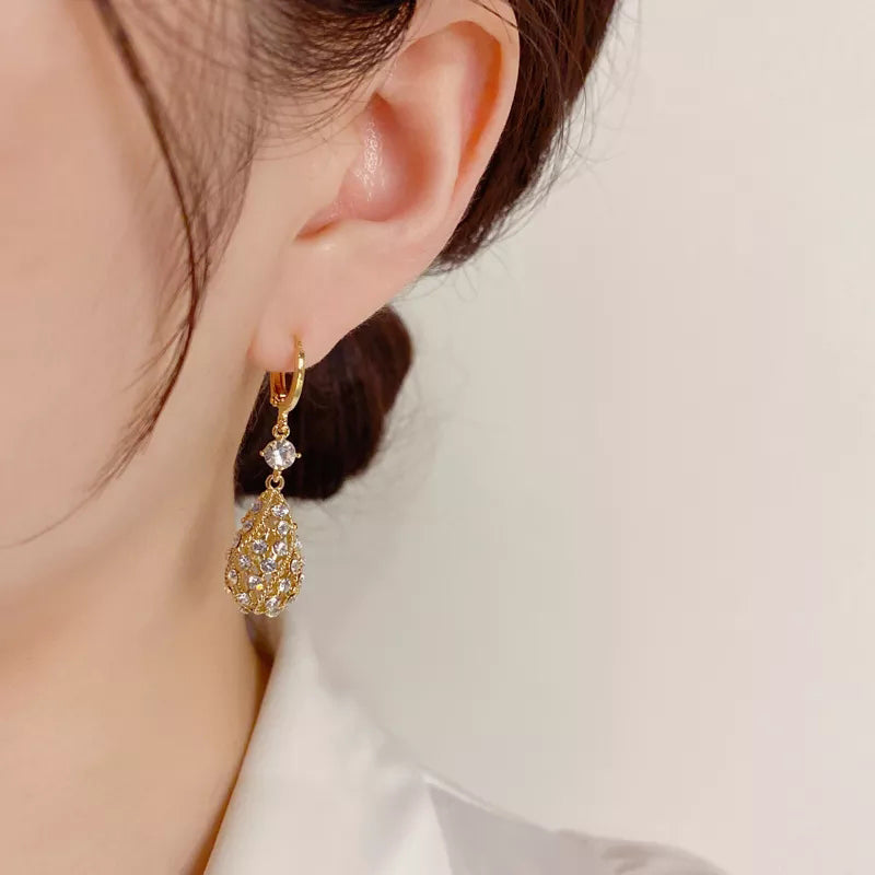 Fashionable Diamond Water Drop Earrings Bowlift