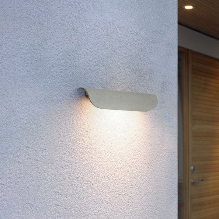BowLift | Modern Waterproof Curved Outdoor Wall Lamp