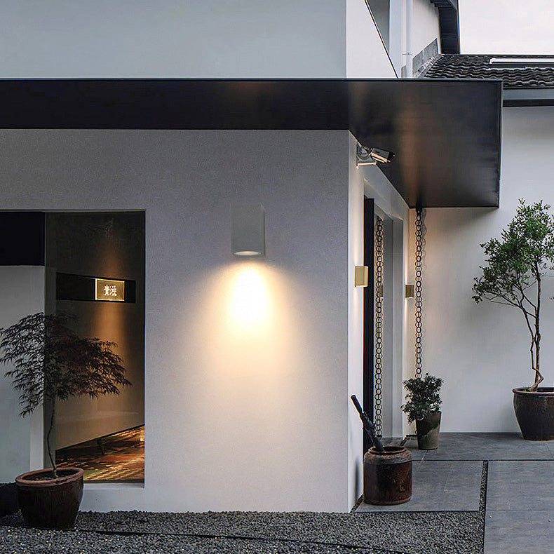 Contemporary Industrial Rectangular Aluminum 1-Light Outdoor Wall Sconce Lamp For Garden | Bowlift