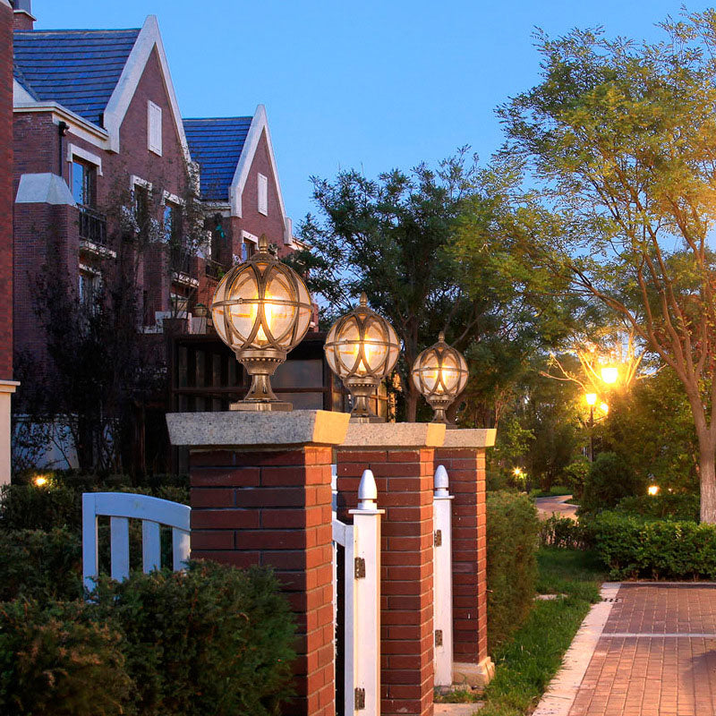 Traditional Colonial Globe Glass Aluminum 1-Light Outdoor Light For Garden | Bowlift