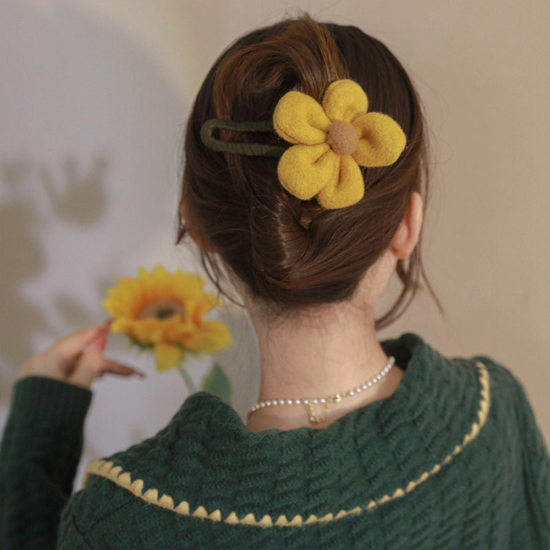 Elegant Plush Flower Hairpins Bowlift