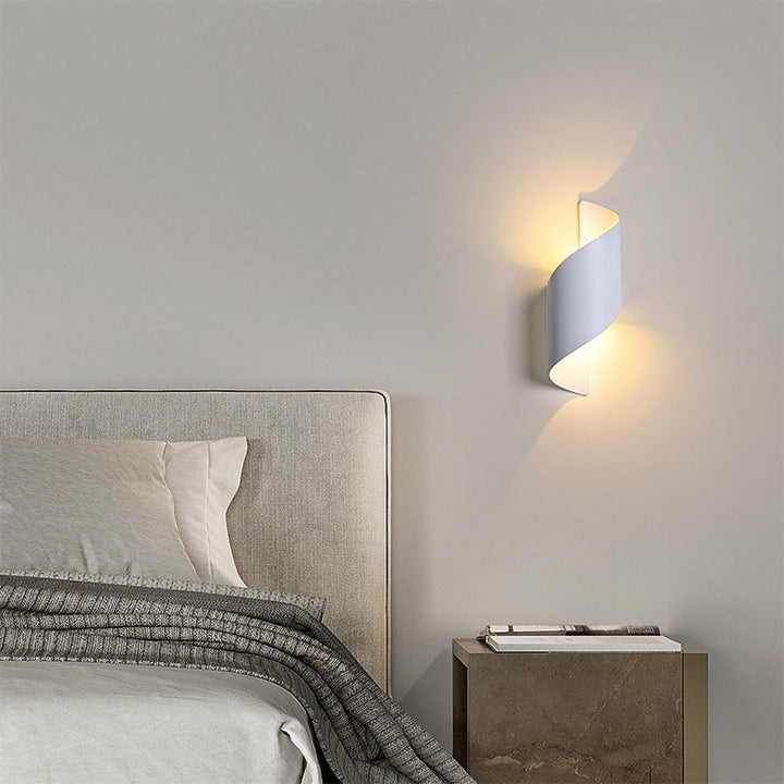 BowLift | LED Wall Light with Minimalist Aluminum Design
