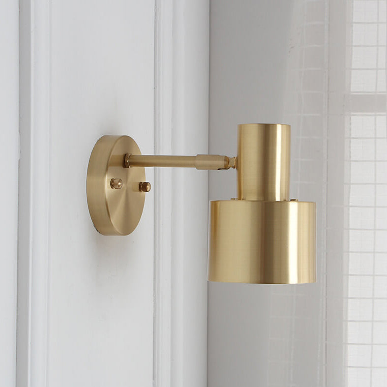 Modern Gold Wall Lamp - Minimalist Metal Design for Luxury Interiors | Bowlift