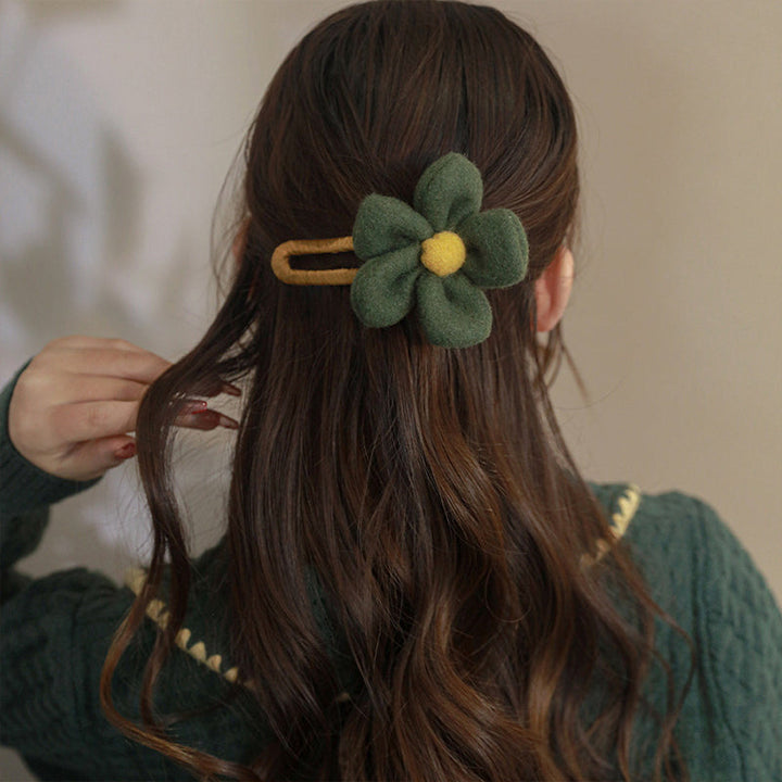 Elegant Plush Flower Hairpins Bowlift