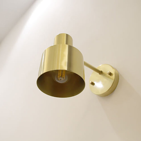 Modern Gold Wall Lamp - Minimalist Metal Design for Luxury Interiors | Bowlift