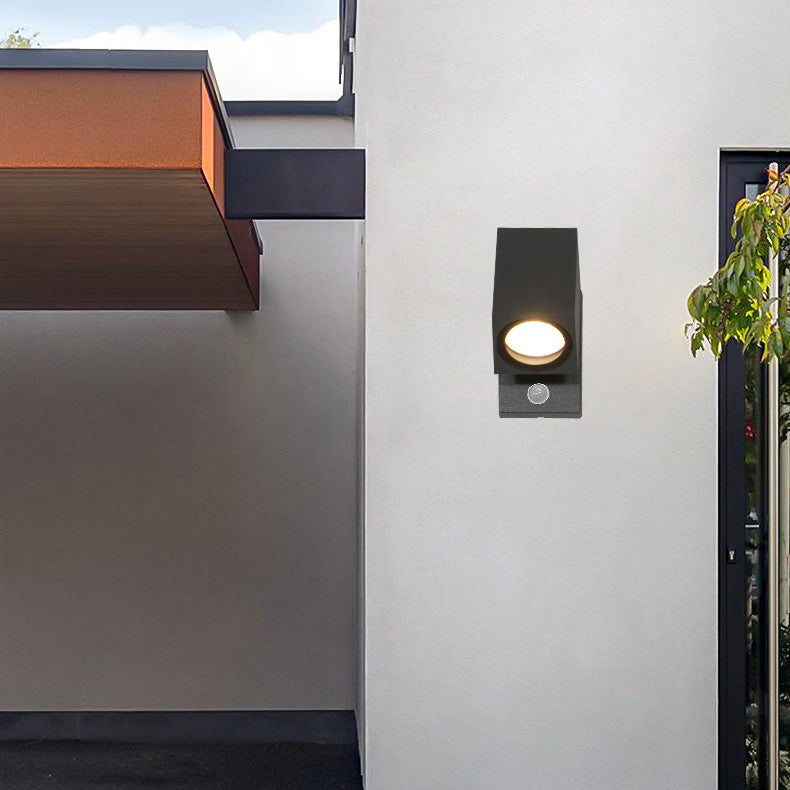 Contemporary Industrial Rectangular Aluminum 1-Light Outdoor Wall Sconce Lamp For Garden | Bowlift