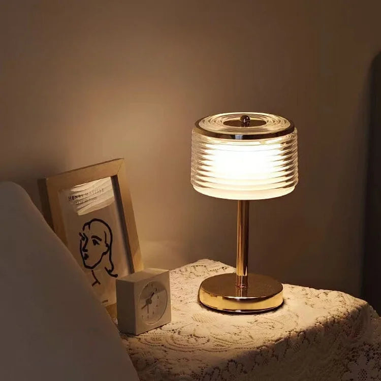 BowLift | Wireless rechargeable LumiNook table lamp - Create ambiance and style with this luxurious table lamp