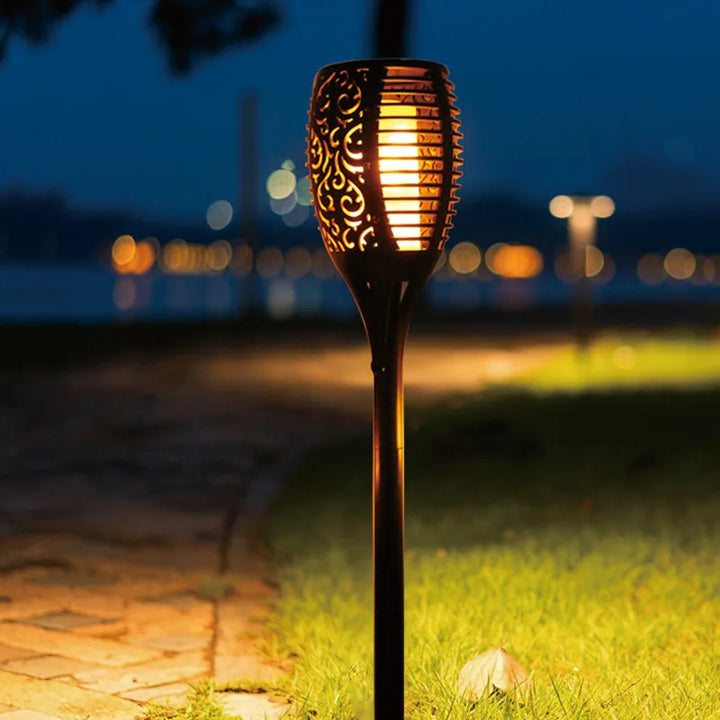 BowLift | SolarFlare – Outdoor Solar Torch with Realistic Flickering Flame & Weatherproof Design