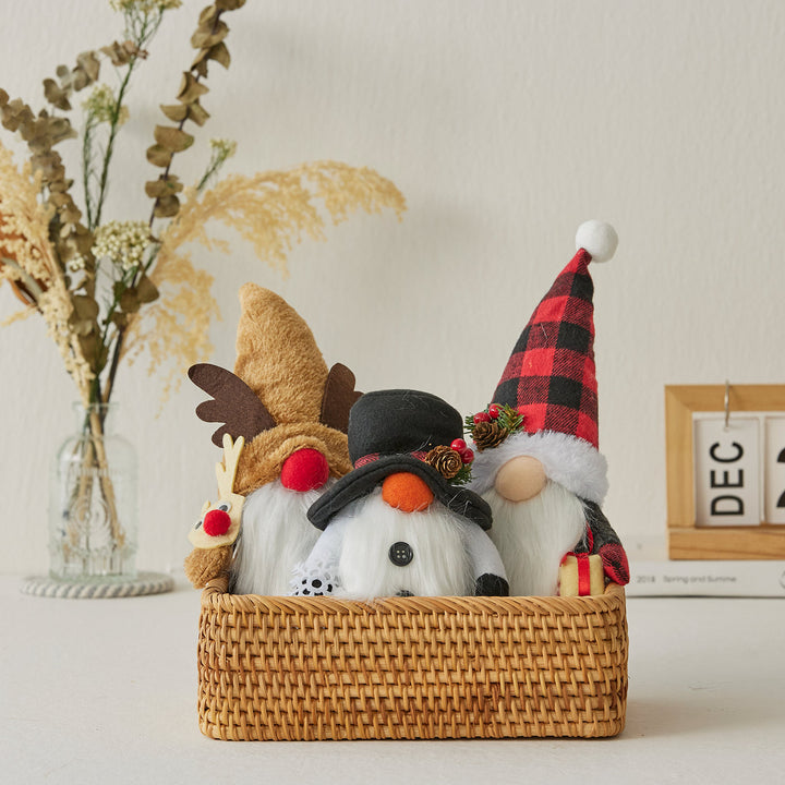 Decorative gnomes and Christmas figures made of fabric