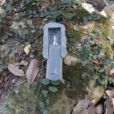 Key Fake Rock | Bowlift