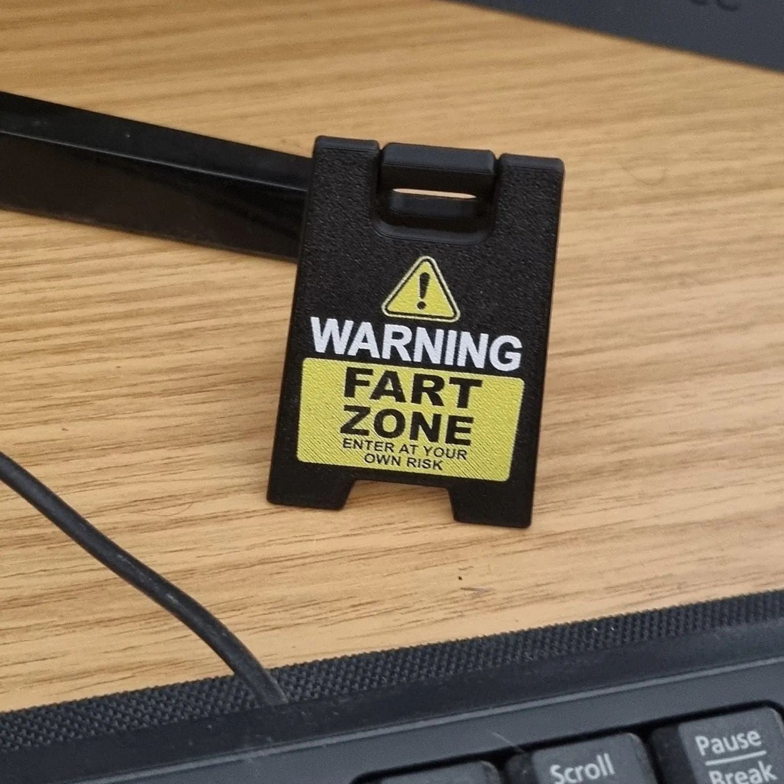 BowLift | Funny Desk Hazard-Warning Sign