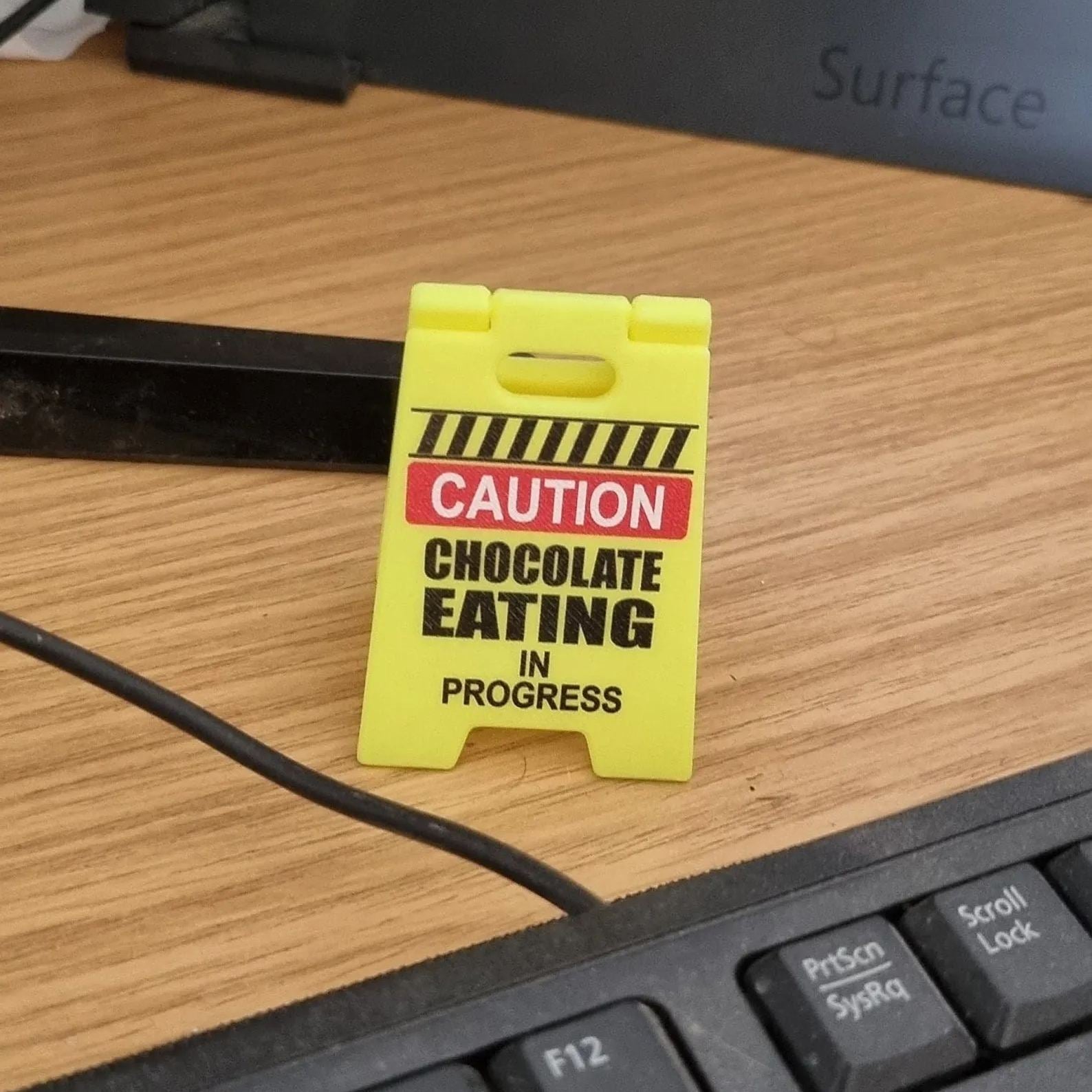 BowLift | Funny Desk Hazard-Warning Sign
