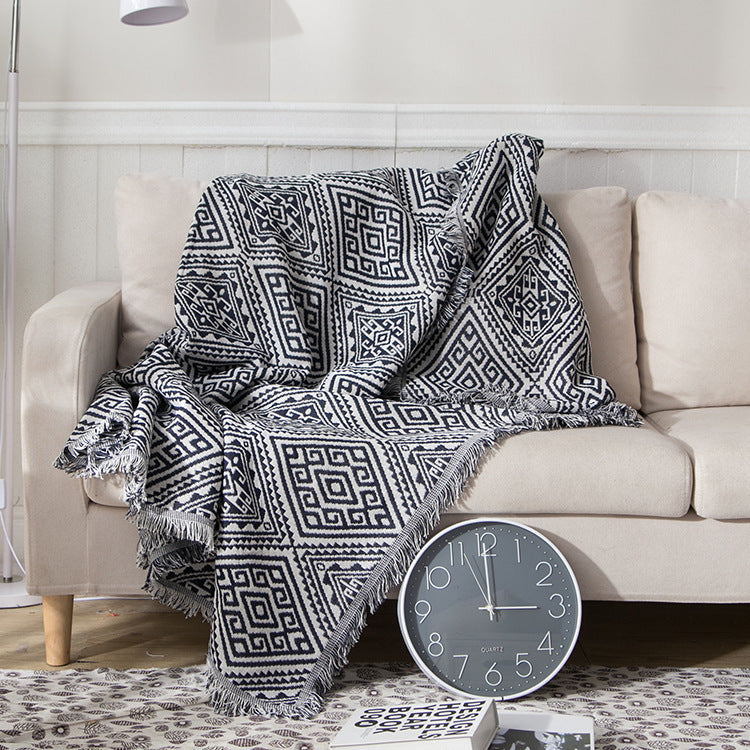 Geometric Patterned Throw Blanket
