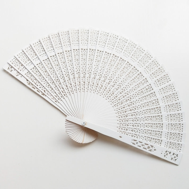 Women's handcrafted fan Bowlift