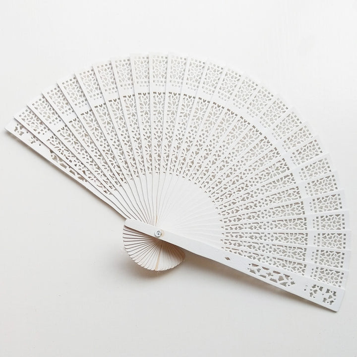 Ladies elegant and artful fan Bowlift