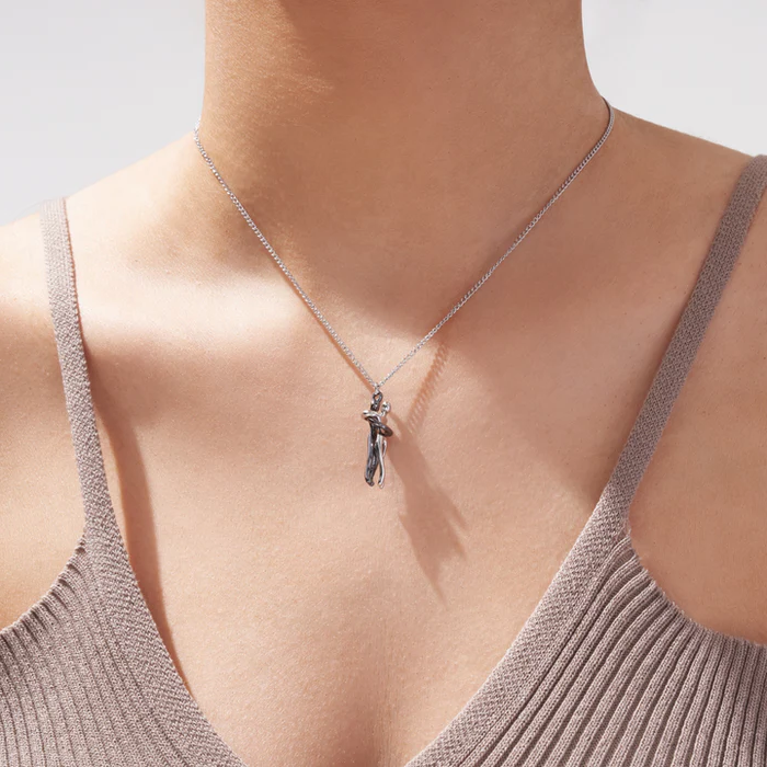 BowLift | Hug Necklace