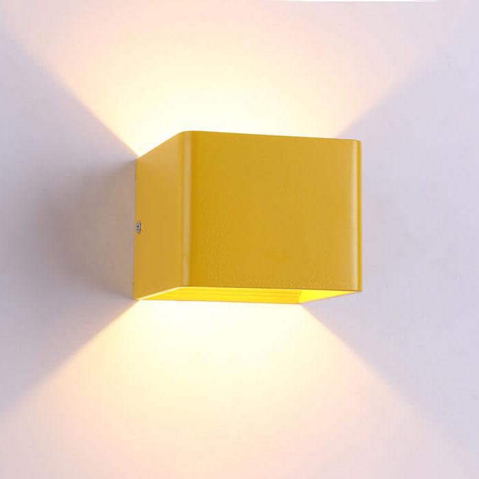 BowLift | LuminSquare - Square Mini Wall Lamp made of Aluminum