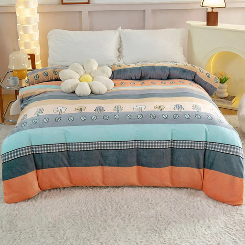 Thick milk fiber duvet with floral pattern