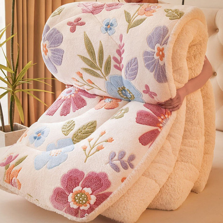 Winter duvet with polyester filling