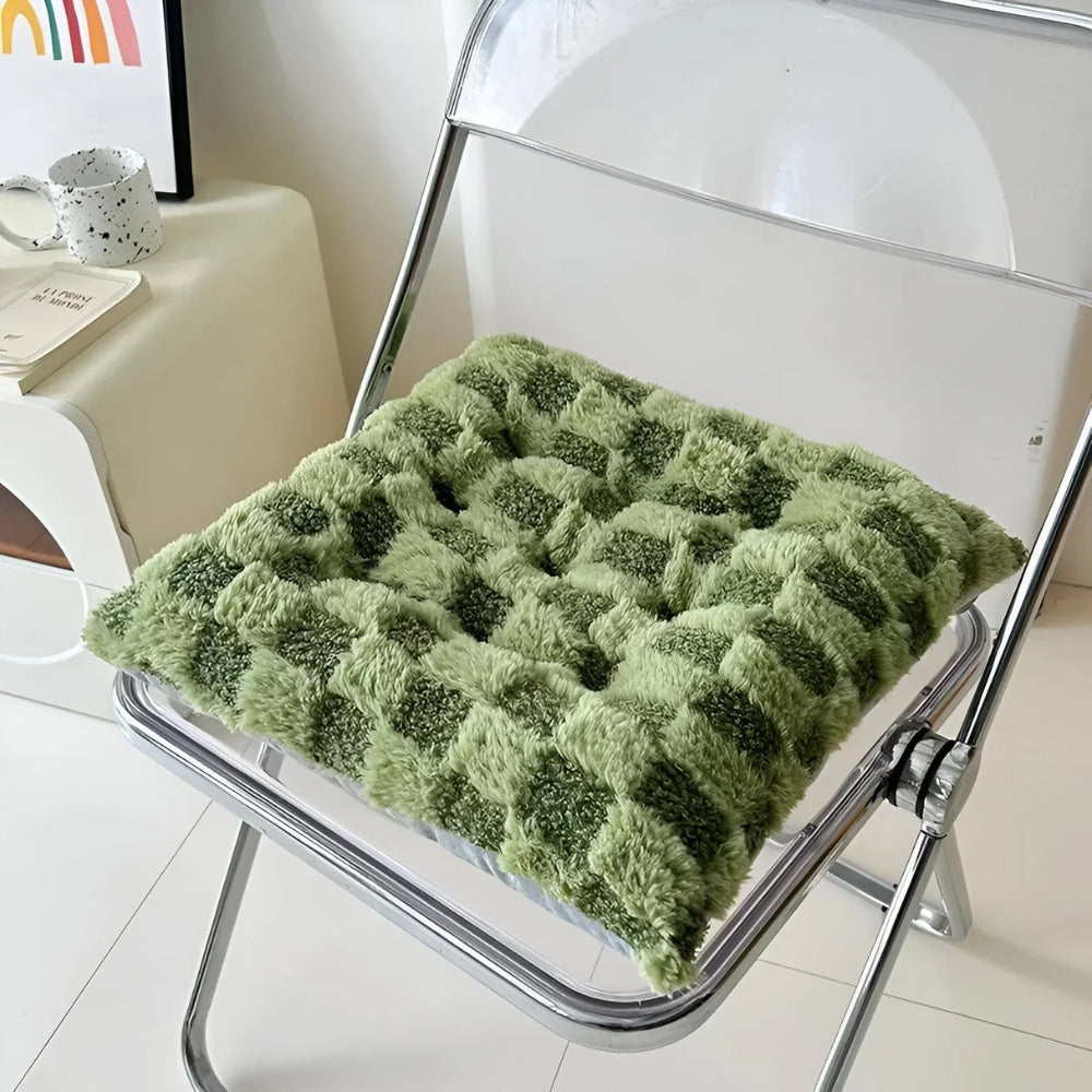 BowLift | Fuzzy Checkered Fur Padded Cushion