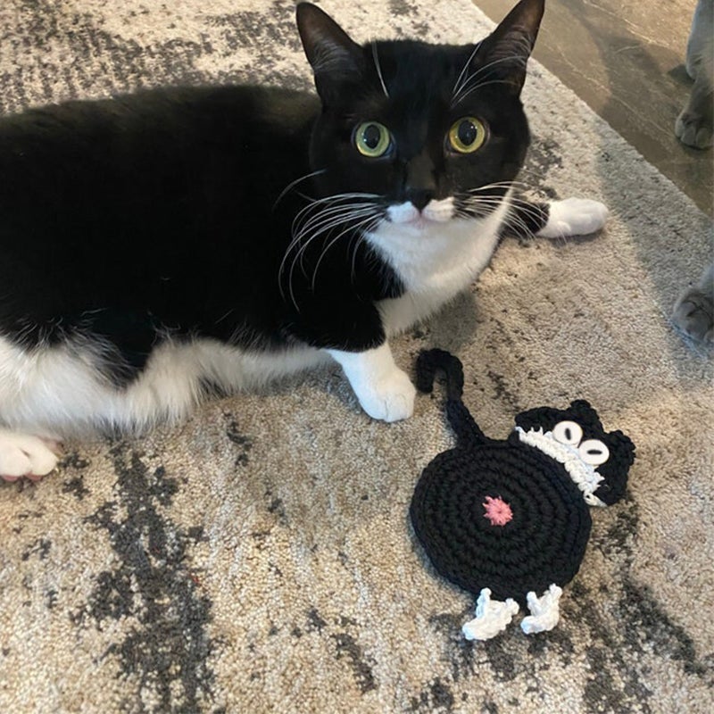 BowLift | Sweet knitted kitten butt coasters
