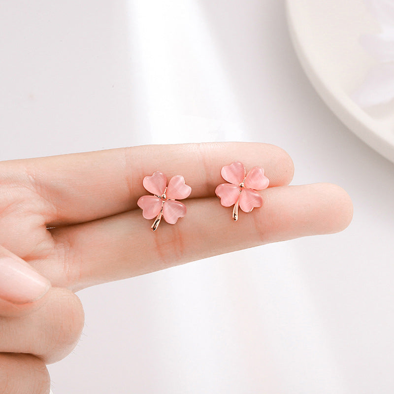 BowLift | Heart-shaped Opal Lucky Four Leaf Clover Earrings