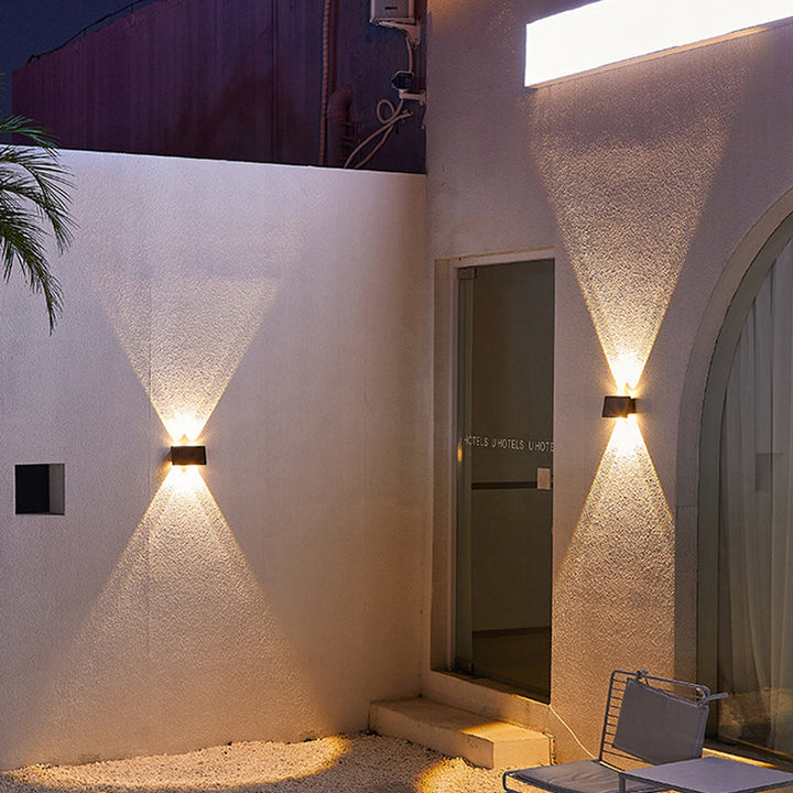 BowLift | Solar Outdoor Wall Light