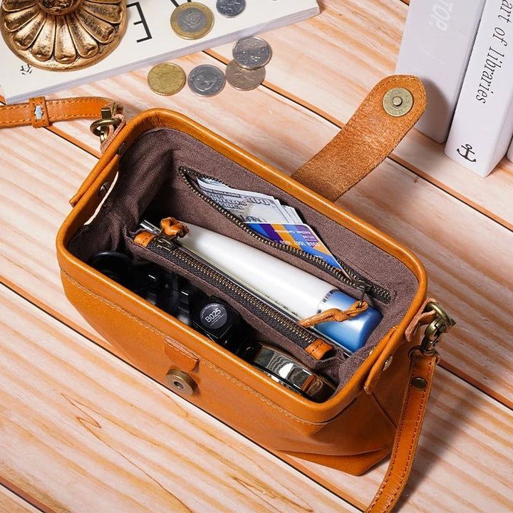 BowLift | Vintage handmade leather bag