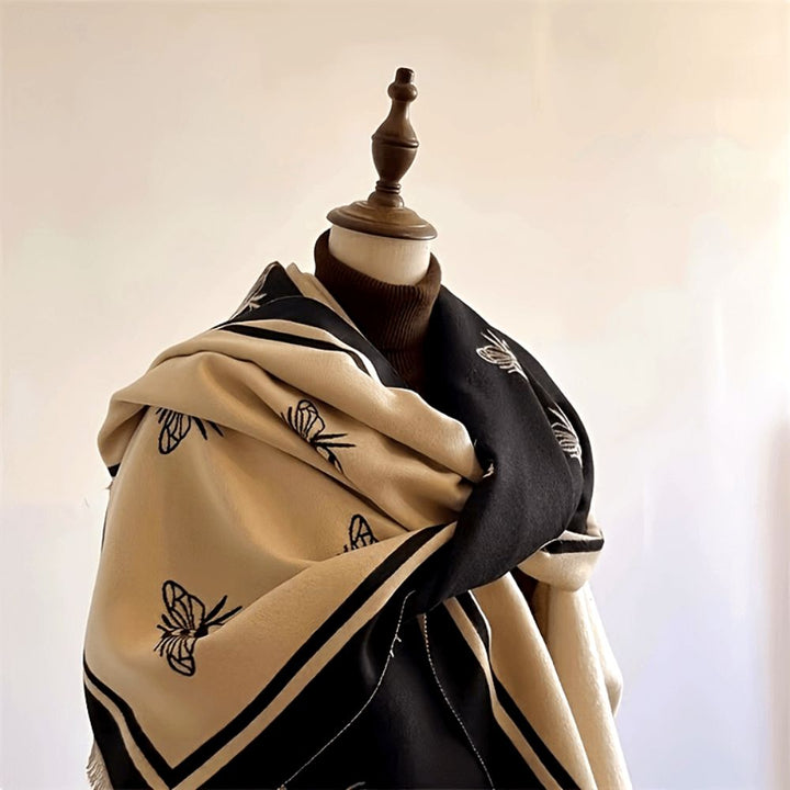 BowLift | Nuvia Bee Pattern Winter Scarf