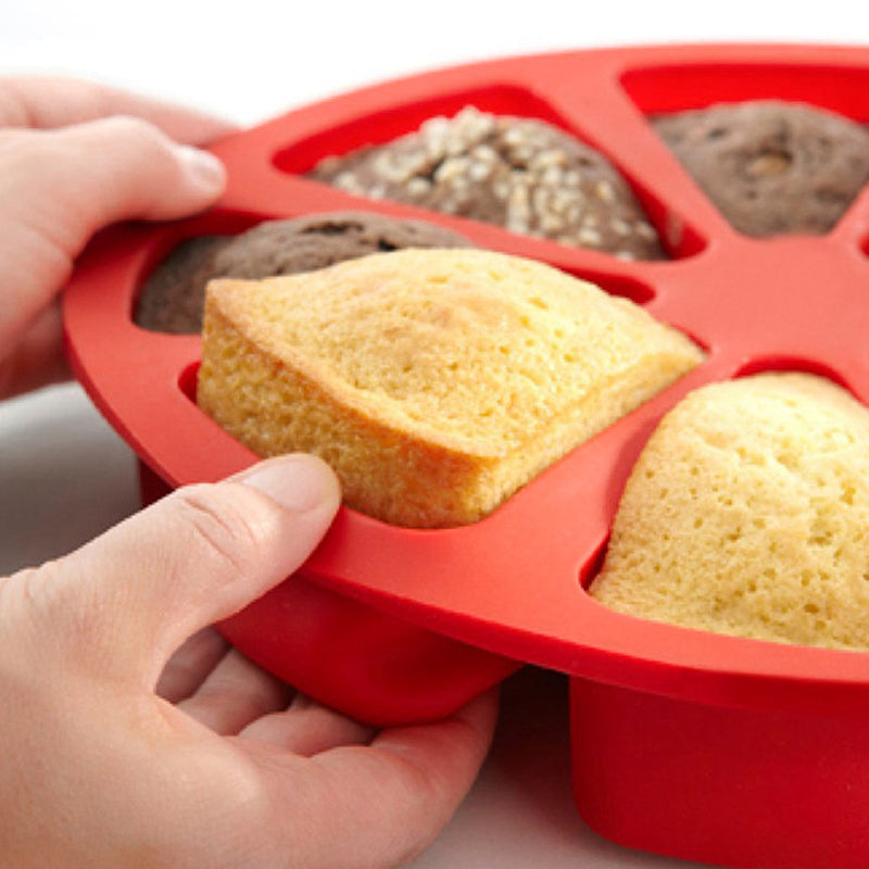 BowLift | Triangle non-stick silicone cake pan