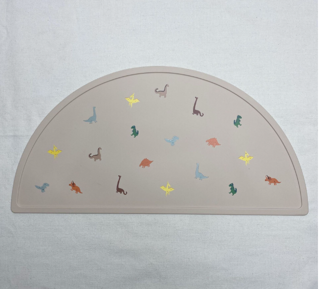 BowLift | Silicone Placemat for Kids – Non-Slip Table Mat in Crescent Shape
