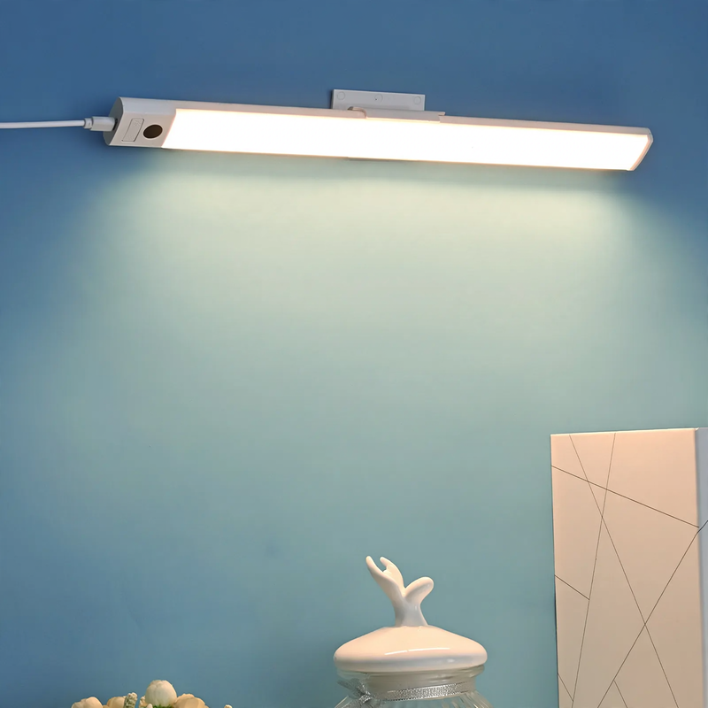 Wall-mounted LED desk lamp with full spectrum light