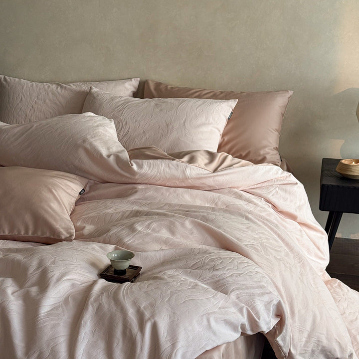 High-quality cotton bedding set with jacquard weaving