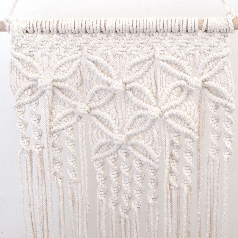 Macramé Wall Decor with Elaborate Decorations Bowlift