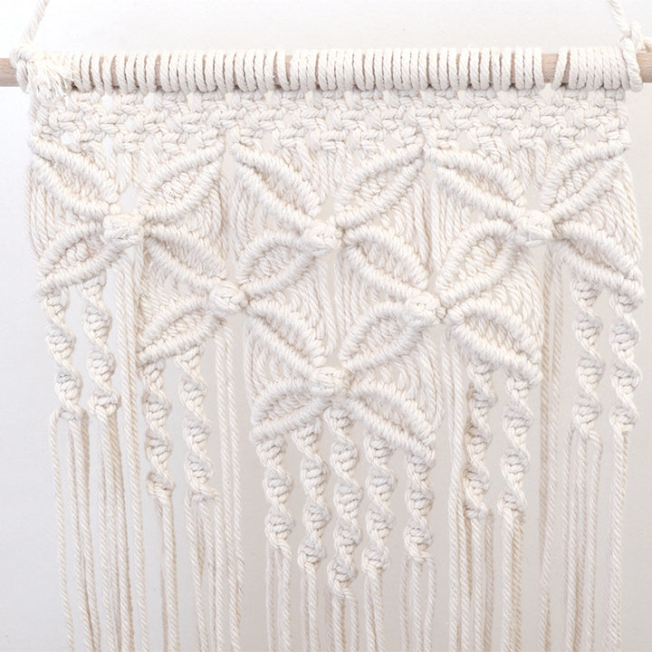 Macramé Wall Decor with Elaborate Decorations Bowlift