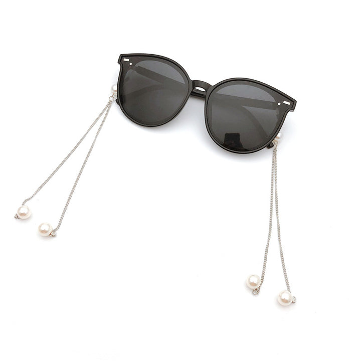 Elegant Triple Strand Pearl Eyewear Chain Bowlift