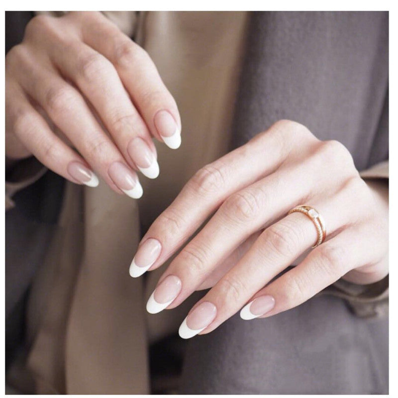 High-quality artificial nails in classic French Tip design Bowlift