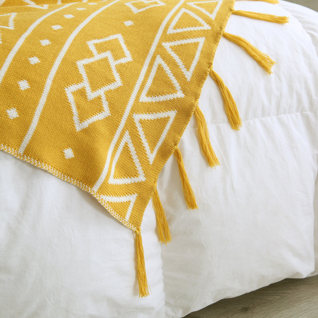 Women Cozy Knit Blanket with Modern Patterns Bowlift