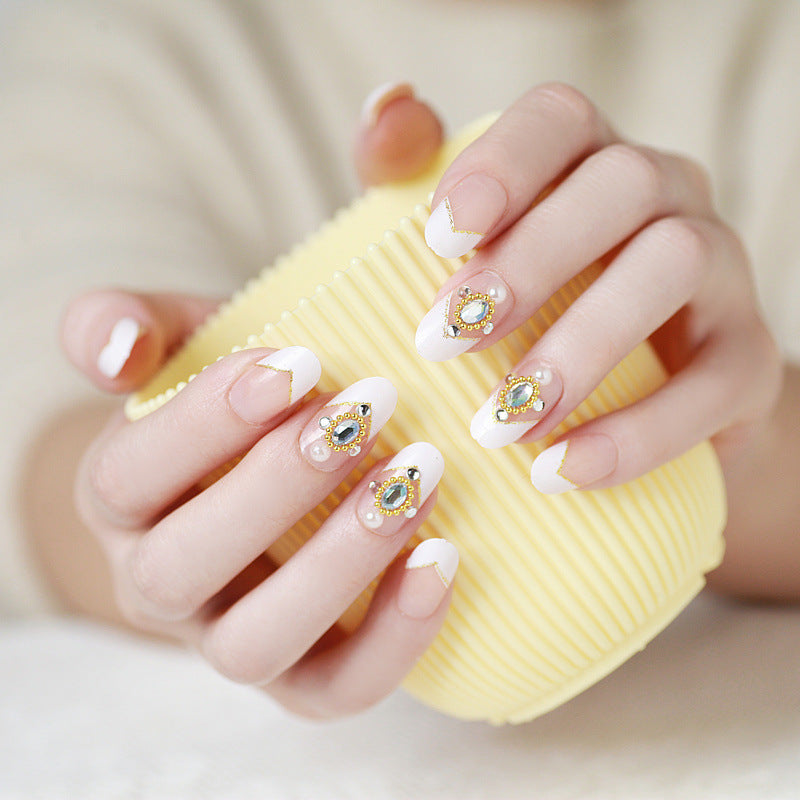 Artificial nails with delicate floral decorations Bowlift