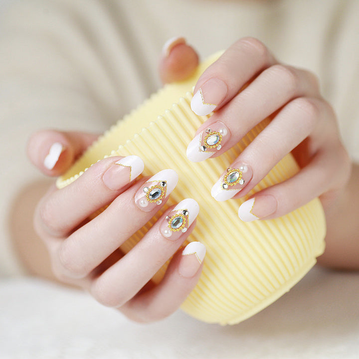 Artificial nails with delicate floral decorations Bowlift