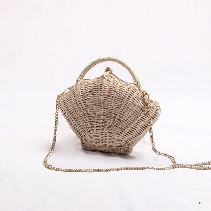 Handcrafted beach bag with organic design Bowlift