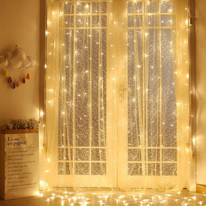 LED curtain light for outdoors – Waterproof fairy lights for garden, balcony, and terrace | Bowlift