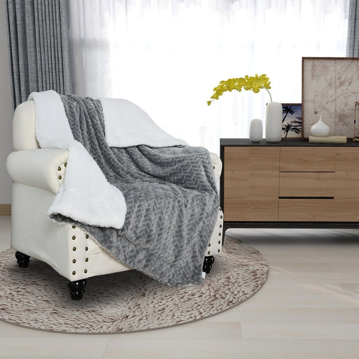 Women's cozy and warm fleece blanket with high collar Bowlift