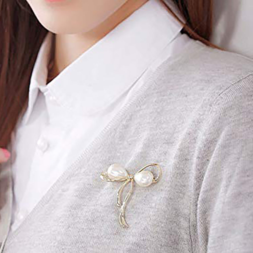 Elegant Pearl Bow Brooch Bowlift