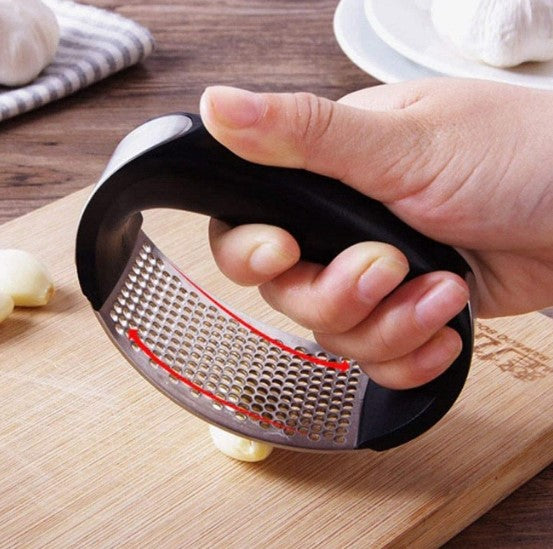 Simple manual garlic press | Bowlift